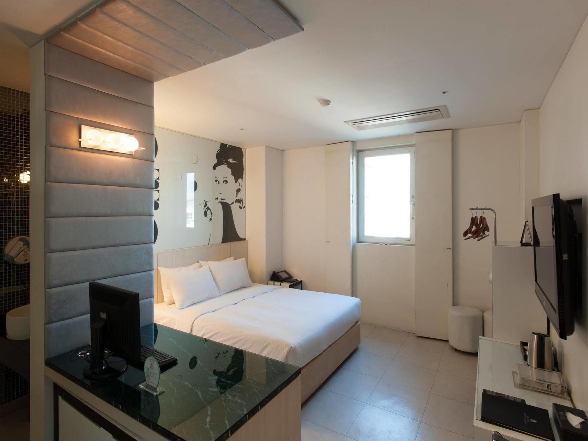 Benikea Hotel Acacia Seoel Buitenkant foto